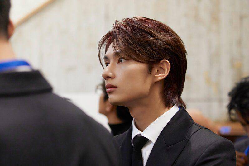 Jun SEVENTEEN (twitter.com/pledis_17)