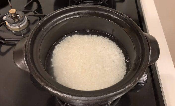 ilustrasi pembuatan takikomi gohan (YouTube.com/JAPANESE COOKING CHANNEL)