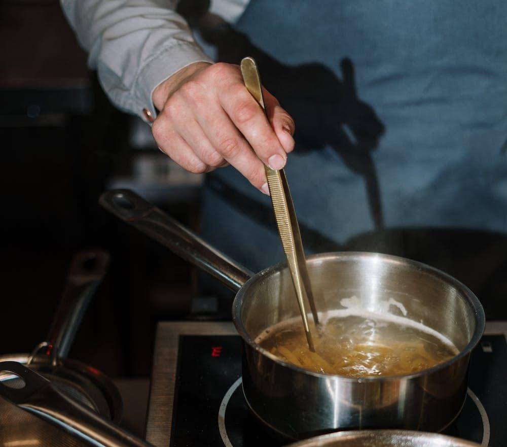 ilustrasi memasak (pexels.com/id-id/@cottonbro/)