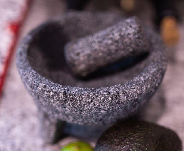 3 Cara Membersihkan Cobek Tanpa Sabun Cuci Piring, Pakai Bahan Dapur