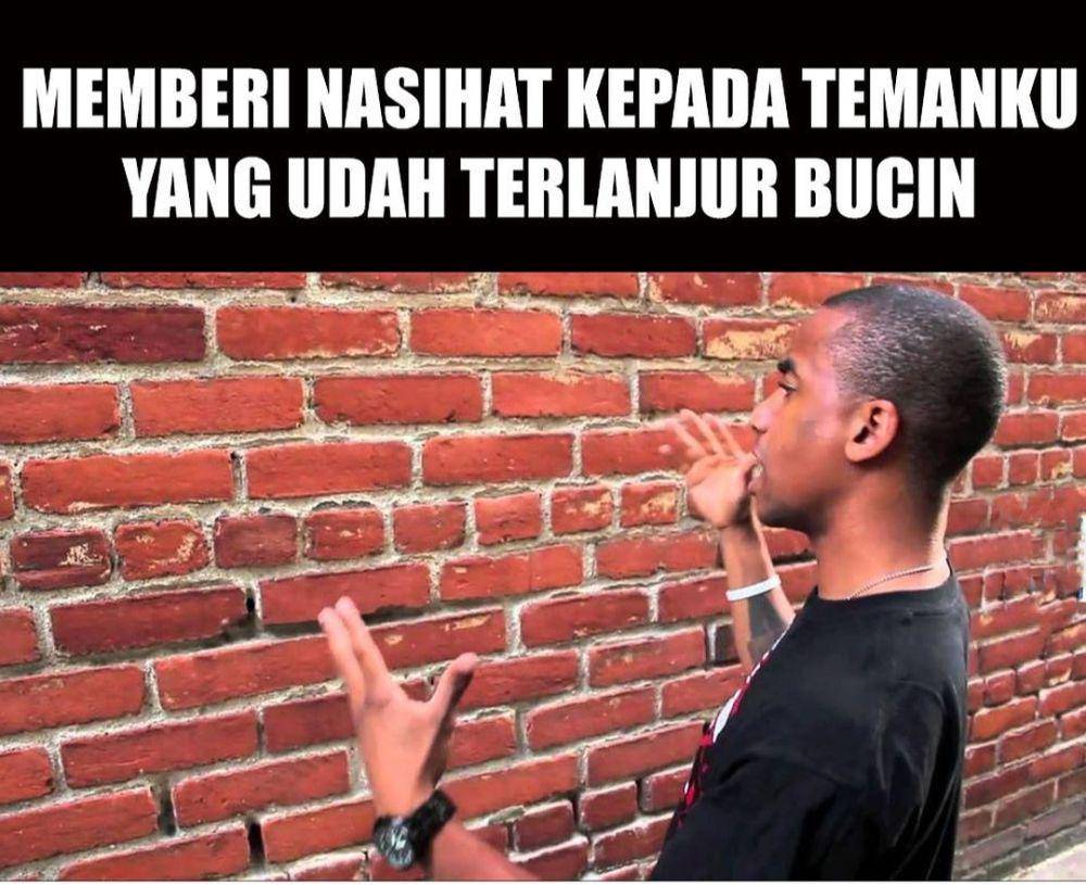 meme ngomong sama tembok (instagram.com/memecomic.id)