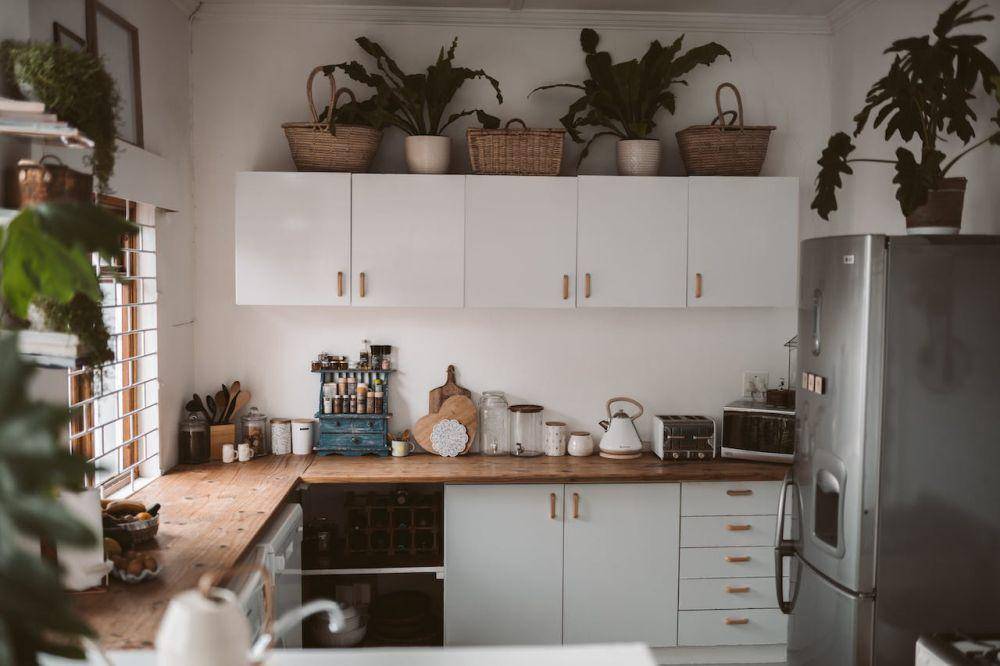 ilustrasi lemari dapur (pexels.com/Taryn Elliott)