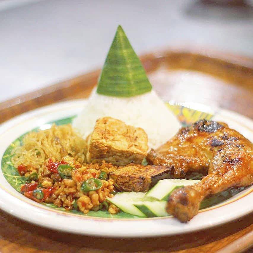 Ayam Bakar Wong Solo (instagram.com/wongsolo_resto)