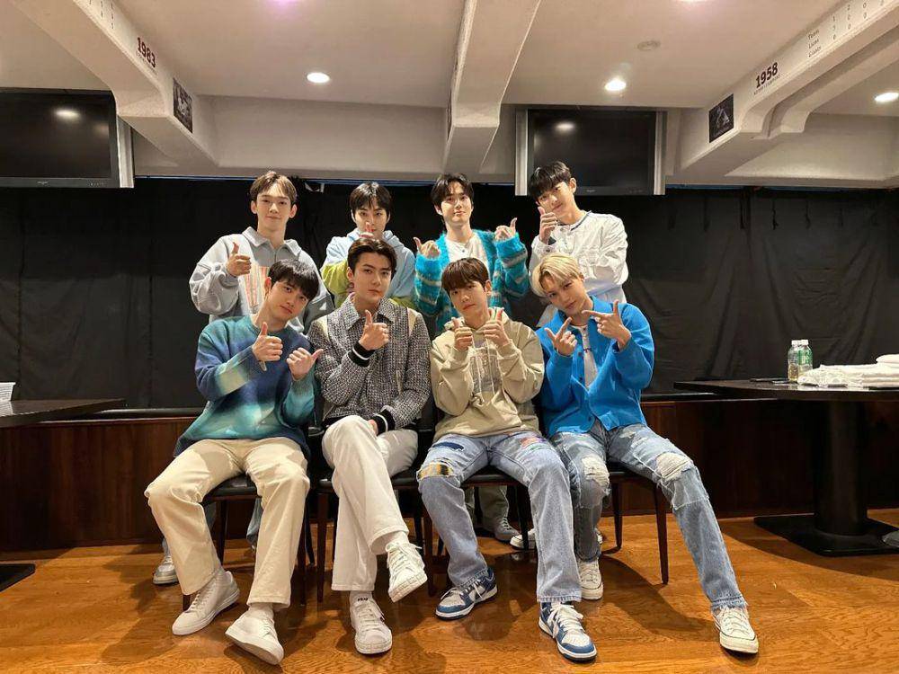 EXO (weareone_exo)