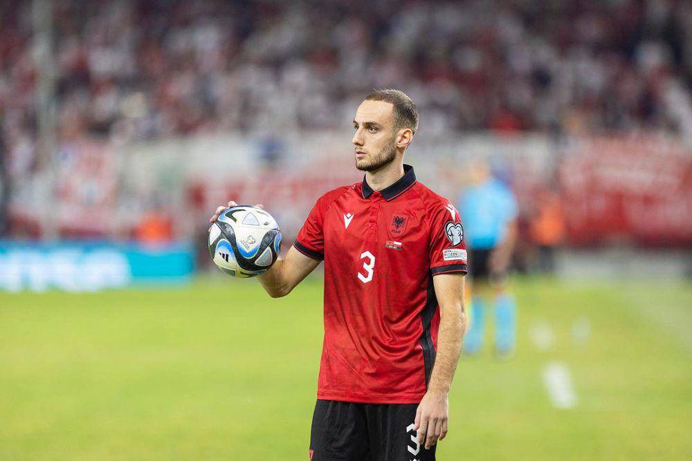 Mario Mitaj saat membela Timnas Albania. (instagram.com/mitajmario)