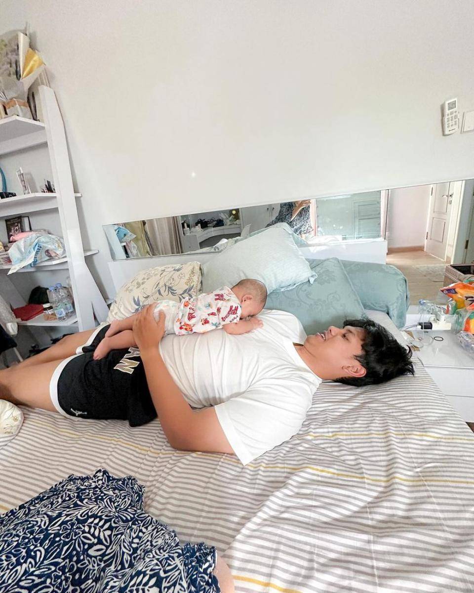 potret Ibnu momong baby Alva (instagram.com/ibnuwardani/)