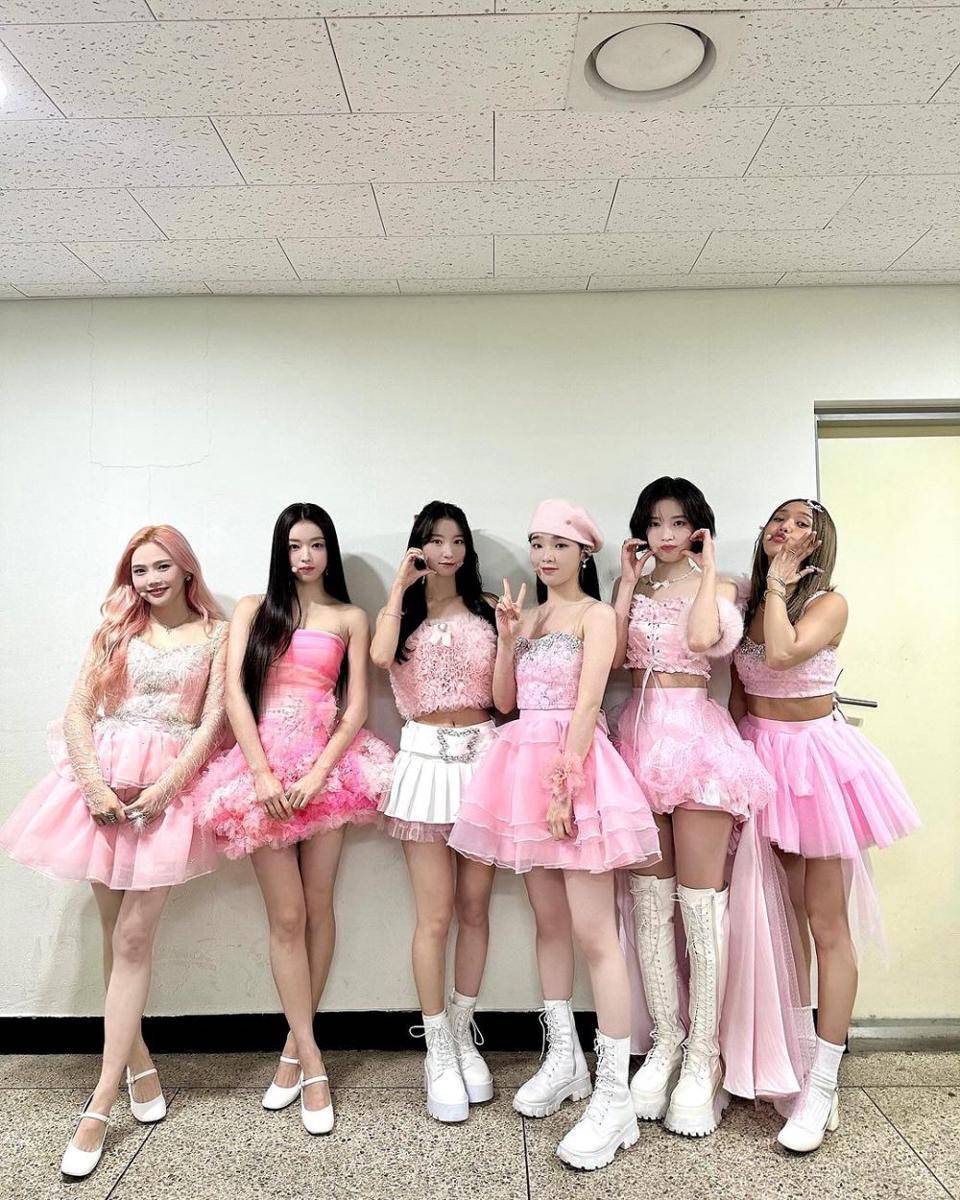 Oh My Girl (instagram.com/wm_ohmygirl)