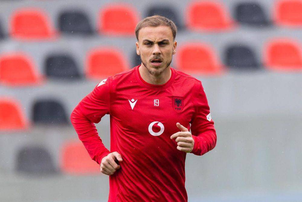Taulant Seferi saat memperkuat Timnas Albania. (instagram.com/taulantseferi77)