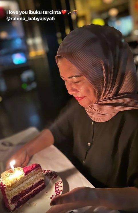 ulang tahun ibunda Millen (Instagram.com/millencyrus)