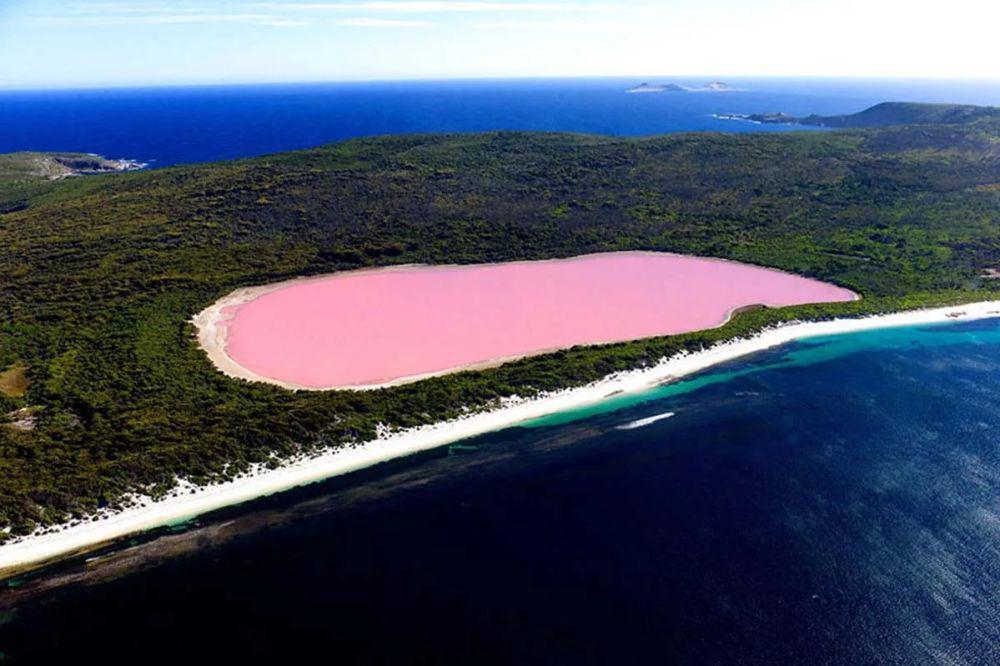 5 Fakta Aneh Danau Retba, Danau yang Berwarna Merah Muda