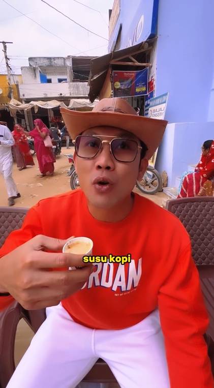 potret Denny Sumargo wisata kuliner di India (instagram.com/sumargodenny)
