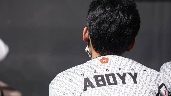Aboy di Instagram (instagram.com/geek.aboy)