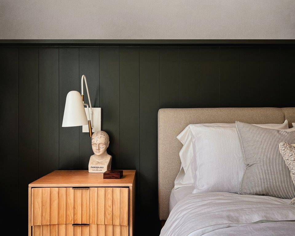 ilustrasi wall covering berwarna hitam (unsplash.com/mk. s)