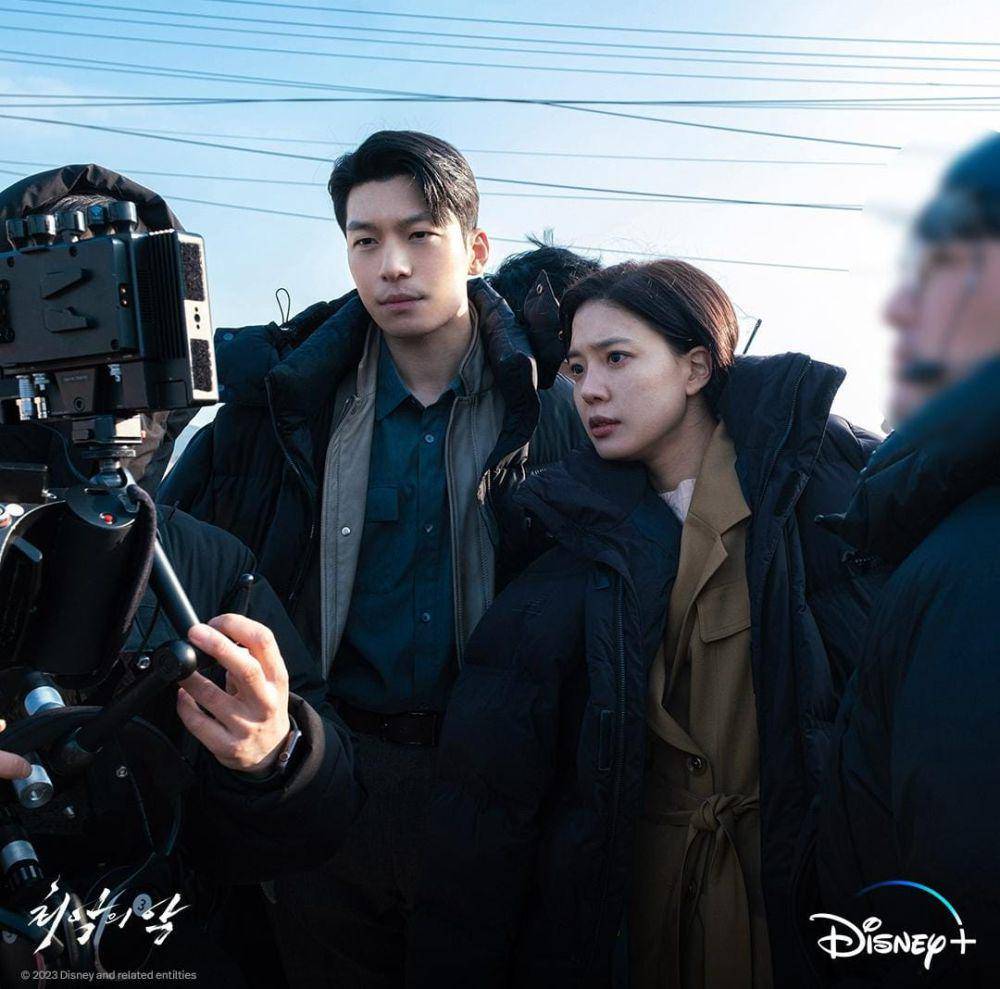 Wi Ha Joon dan Im Se Mi di drama The Worst of Evil (instagram.com/disneypluskr)