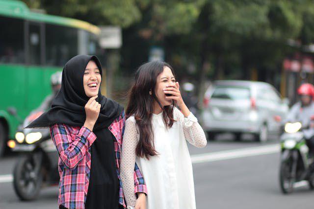 7 Alasan Tidak Mudah Menertawakan Kemalangan Orang Lain
