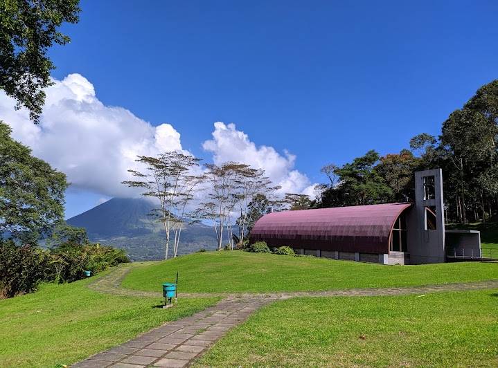 Wisata Rohani di Indonesia Terbaik buat Libur Natal (google.com/maps/adhe squad)