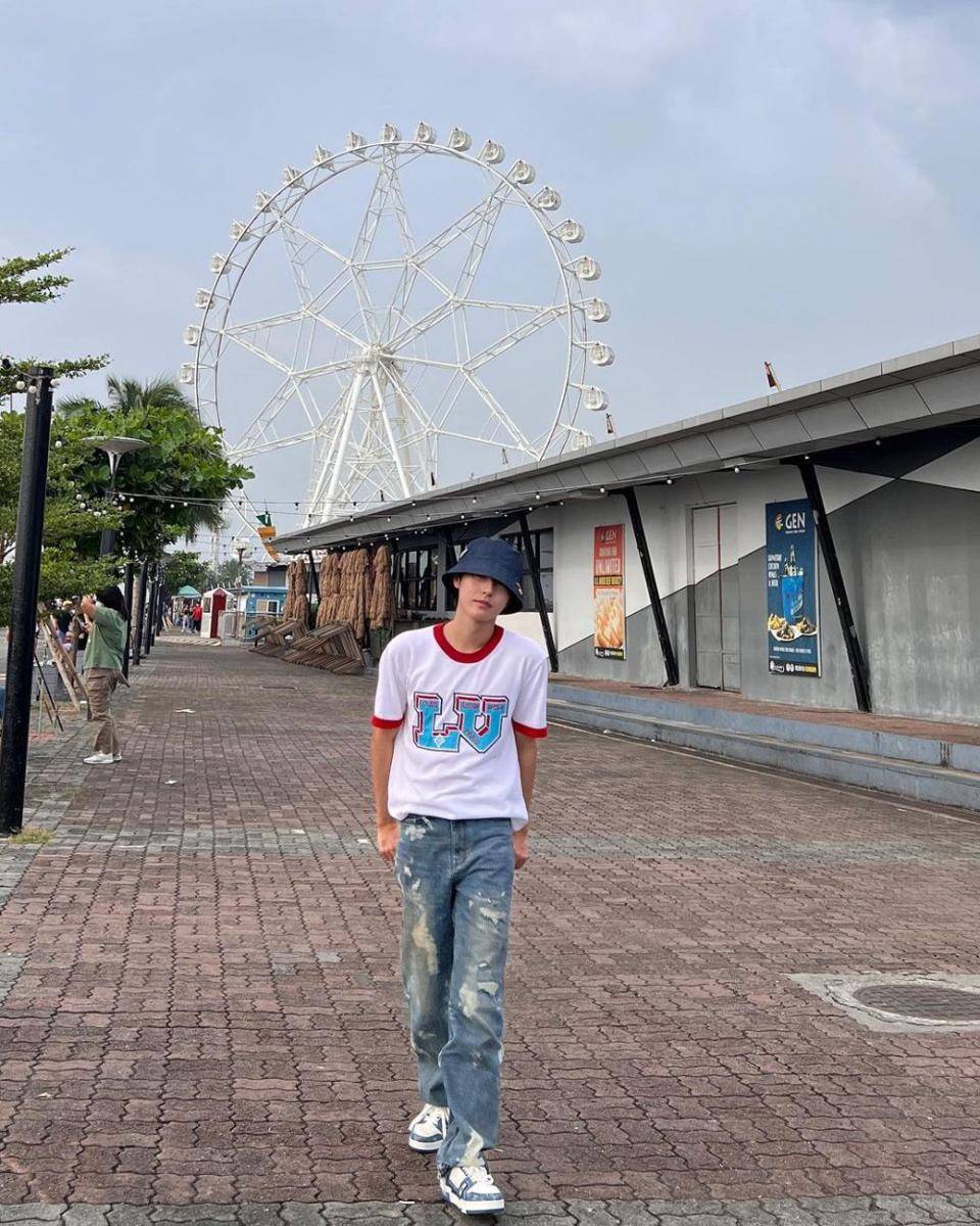 t-shirt ala Renjun NCT DREAM (instagram.com/yellow_3to3)
