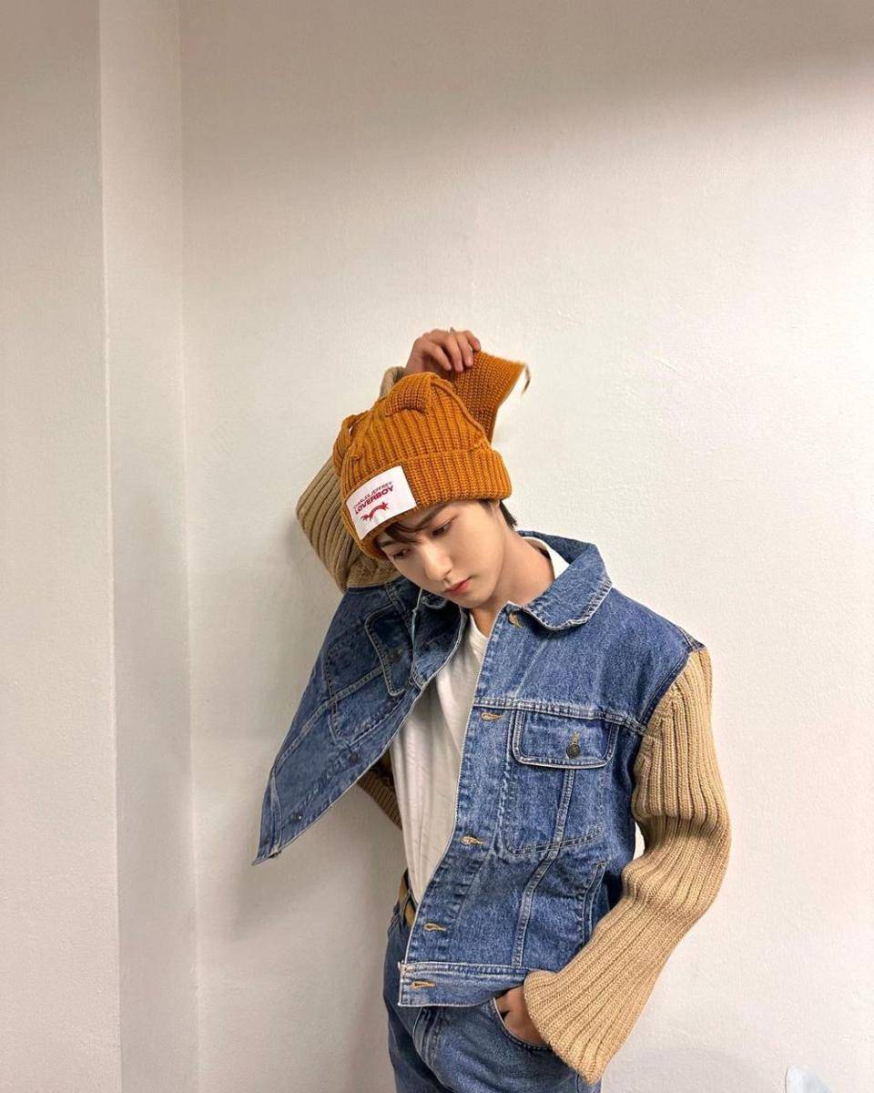 t-shirt ala Renjun NCT DREAM (instagram.com/yellow_3to3)