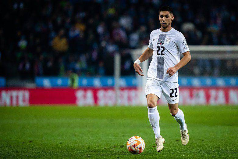 Adam Gnezda Cerin saat memperkuat Timnas Slovenia. (instagram.com/adam.gc)