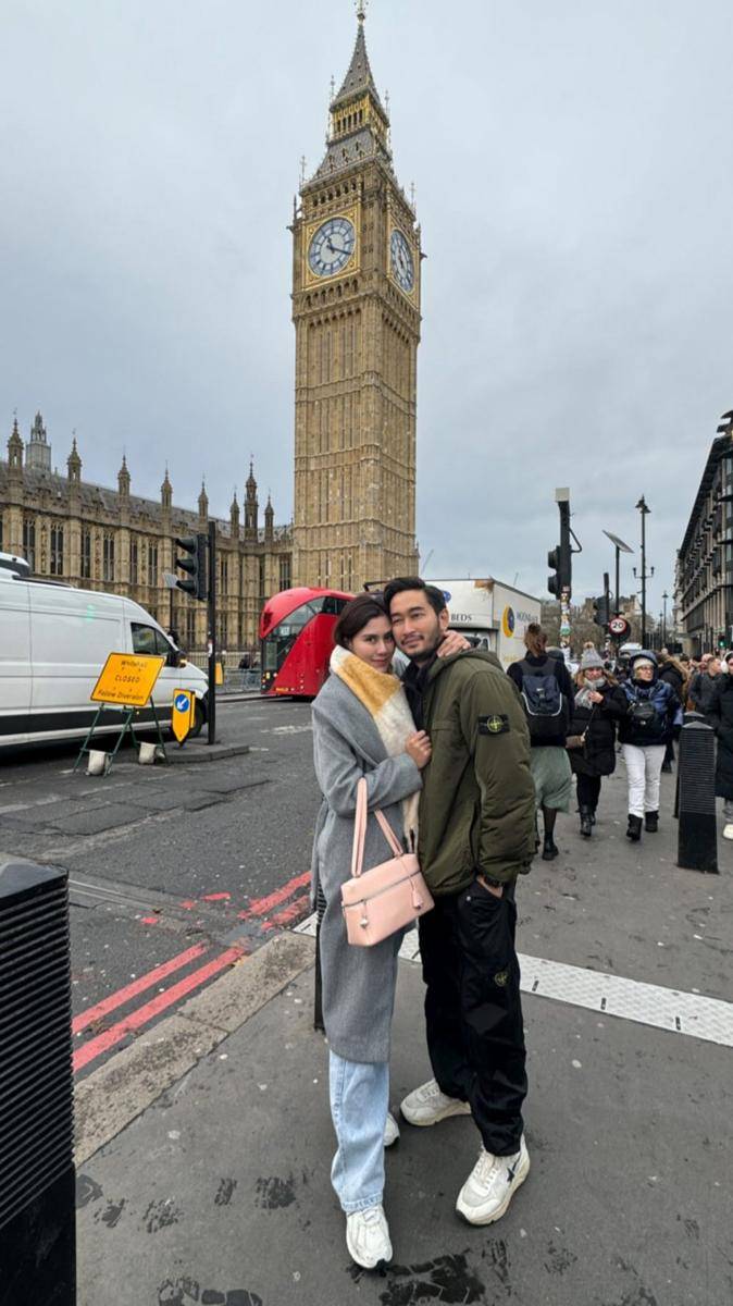 potret keluarga Syahnaz Sadiqah di London (instagram.com/syahnazs)