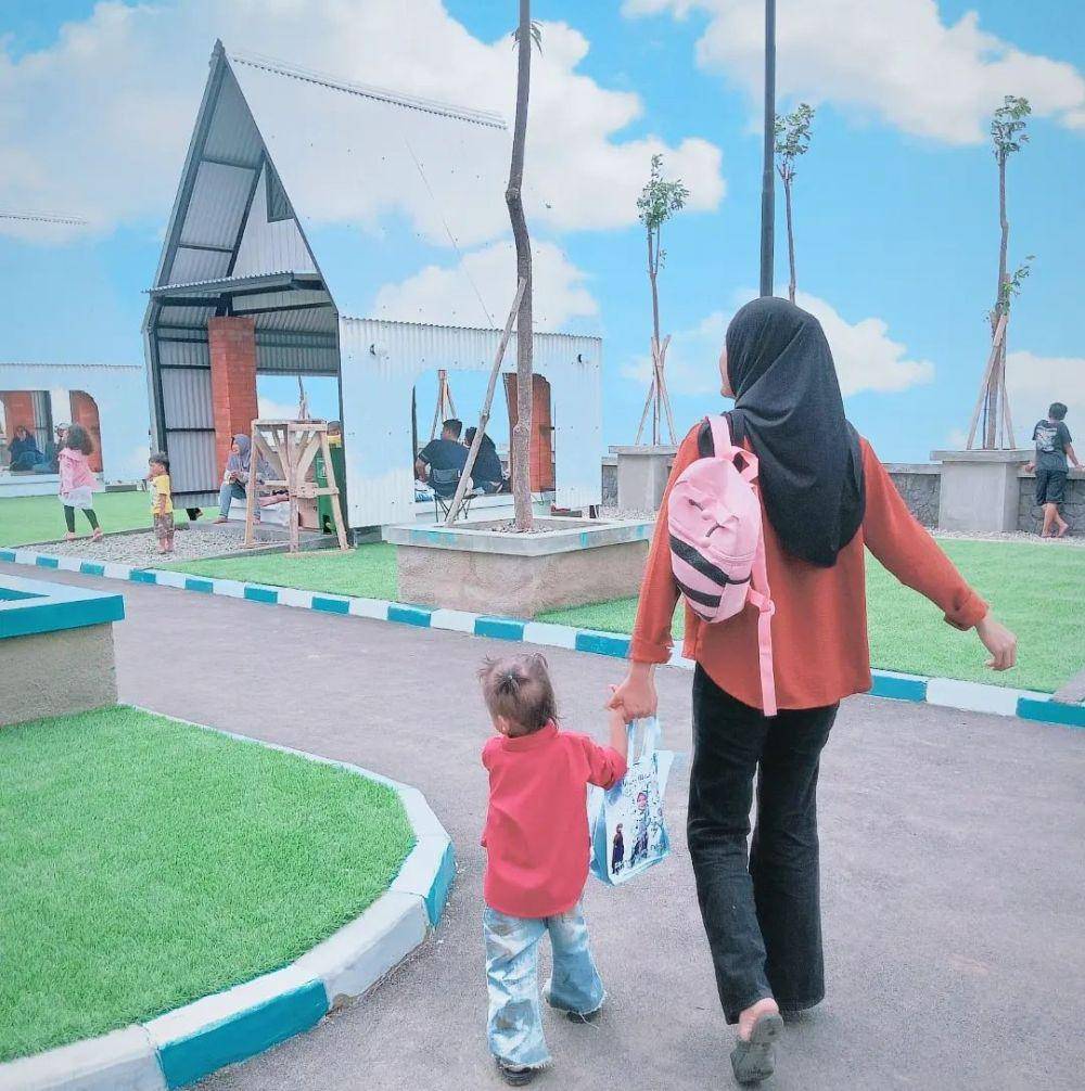 Ilustrasi liburan di Anyer Wonderland (instagram.com/vivinindahfitria)