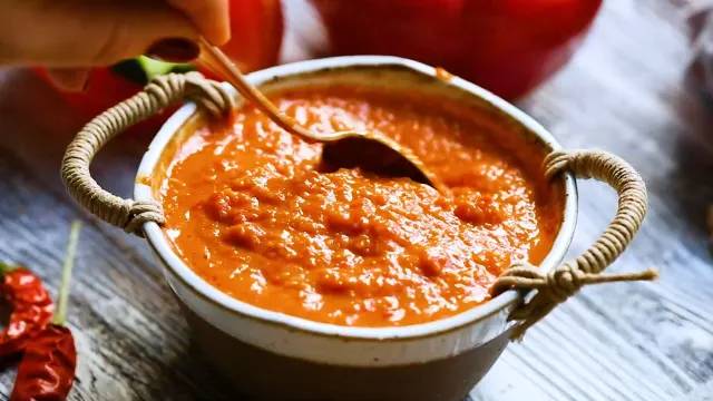 Ilustrasi saus mojo rojo (happykitchen.rocks)