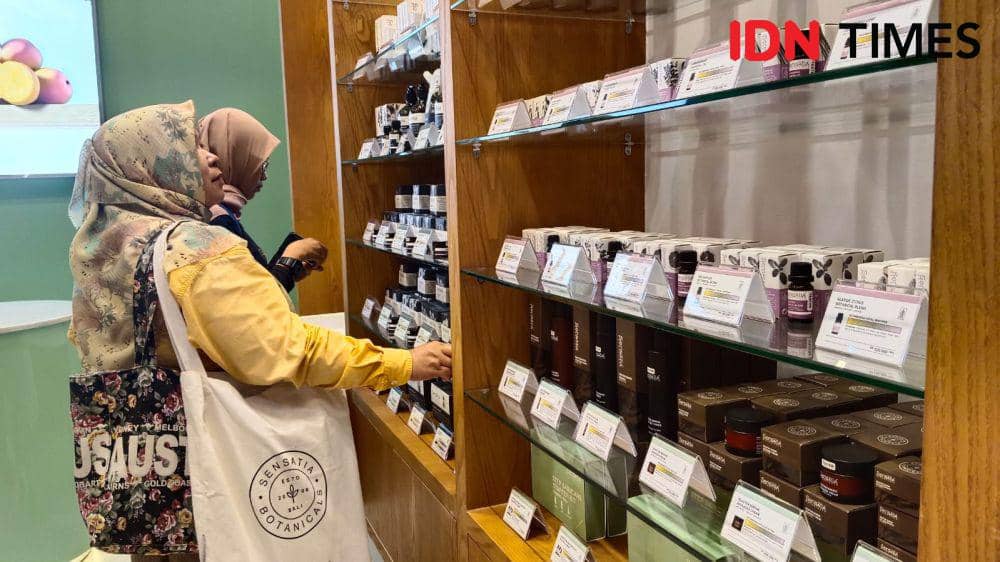 Sensatia Botanicals membuka gerai baru di Lantai LG Sun Plaza Medan, Rabu (7/12/2023). (IDN Times/Arifin Al Alamudi)