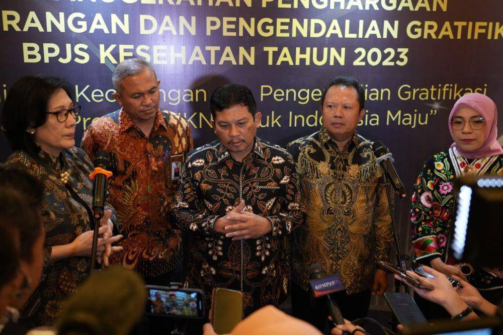 BPJS Kesehatan memberikan Penghargaan Anti Kecurangan dan Anti Gratifikasi kepada pemangku kepentingan Program JKN di Jakarta, Kamis (7/12). (dok. BPJS Kesehatan)