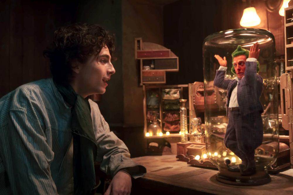Timothée Chalamet dan Hugh Grant dalam film Wonka (dok. Warner Bros. Pictures/Wonka)