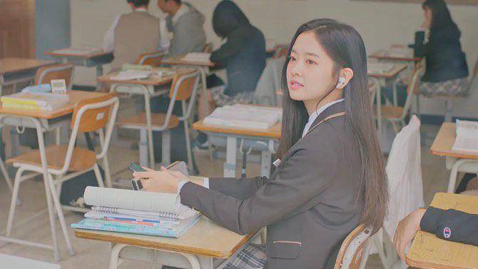 Lim Yuna (Hwang Bo Reum Byeol) dalam The World of My 17 Season 2 (instagram.com/boreum_byeol)
