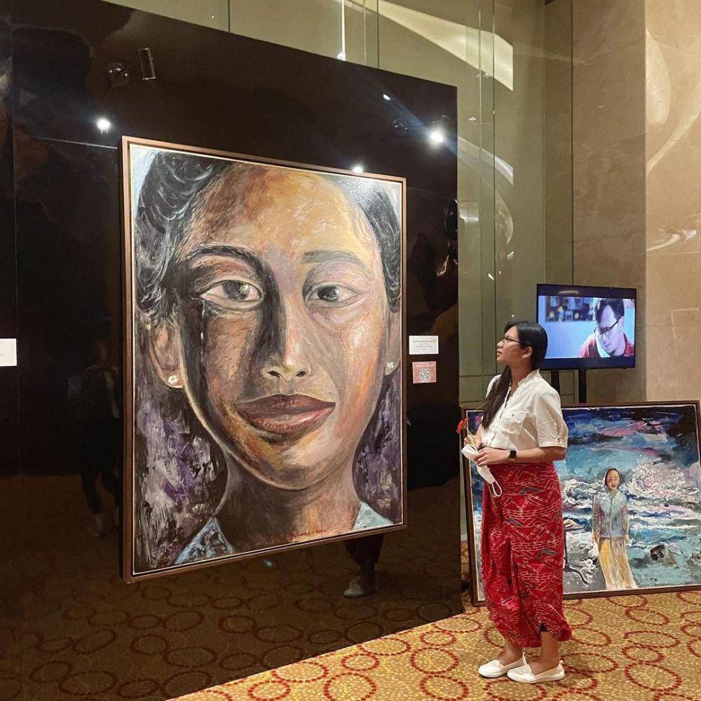 gaya busana etnik ala Indah Permatasari (instagram.com/indahpermatas)