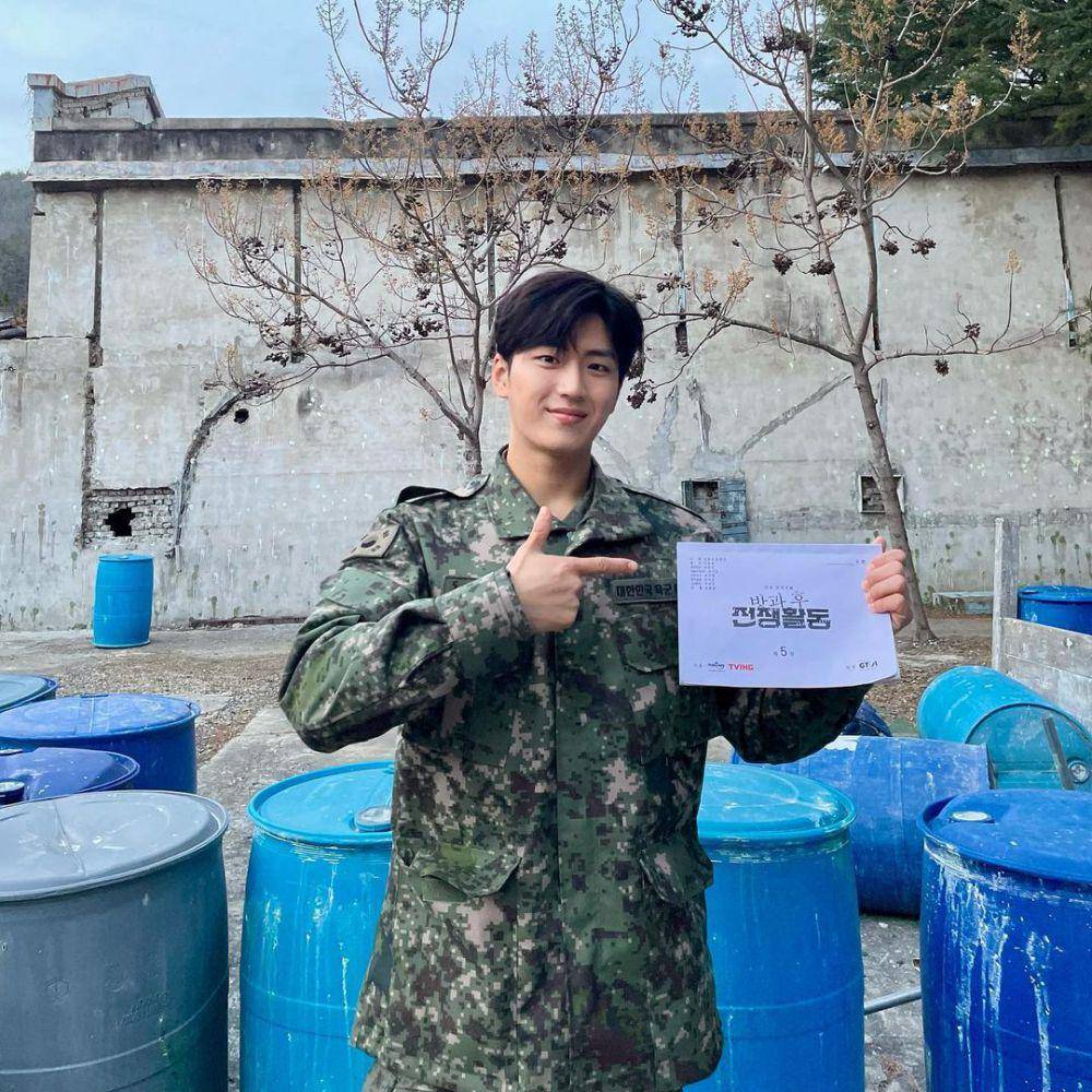 Kim Min Chul di balik layar drama Duty After School (instagram.com/kimminchul0907)