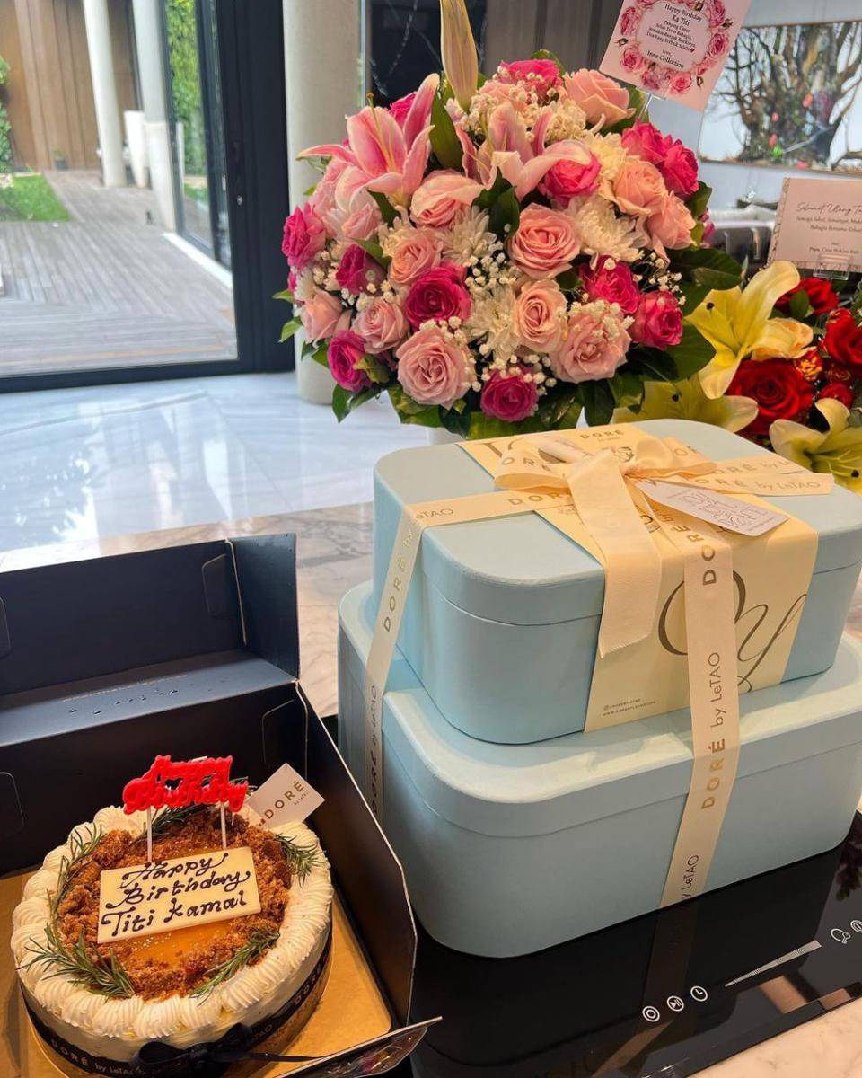 potret hadiah ulang tahun Titi Kamal (instagram.com/titi_kamall)