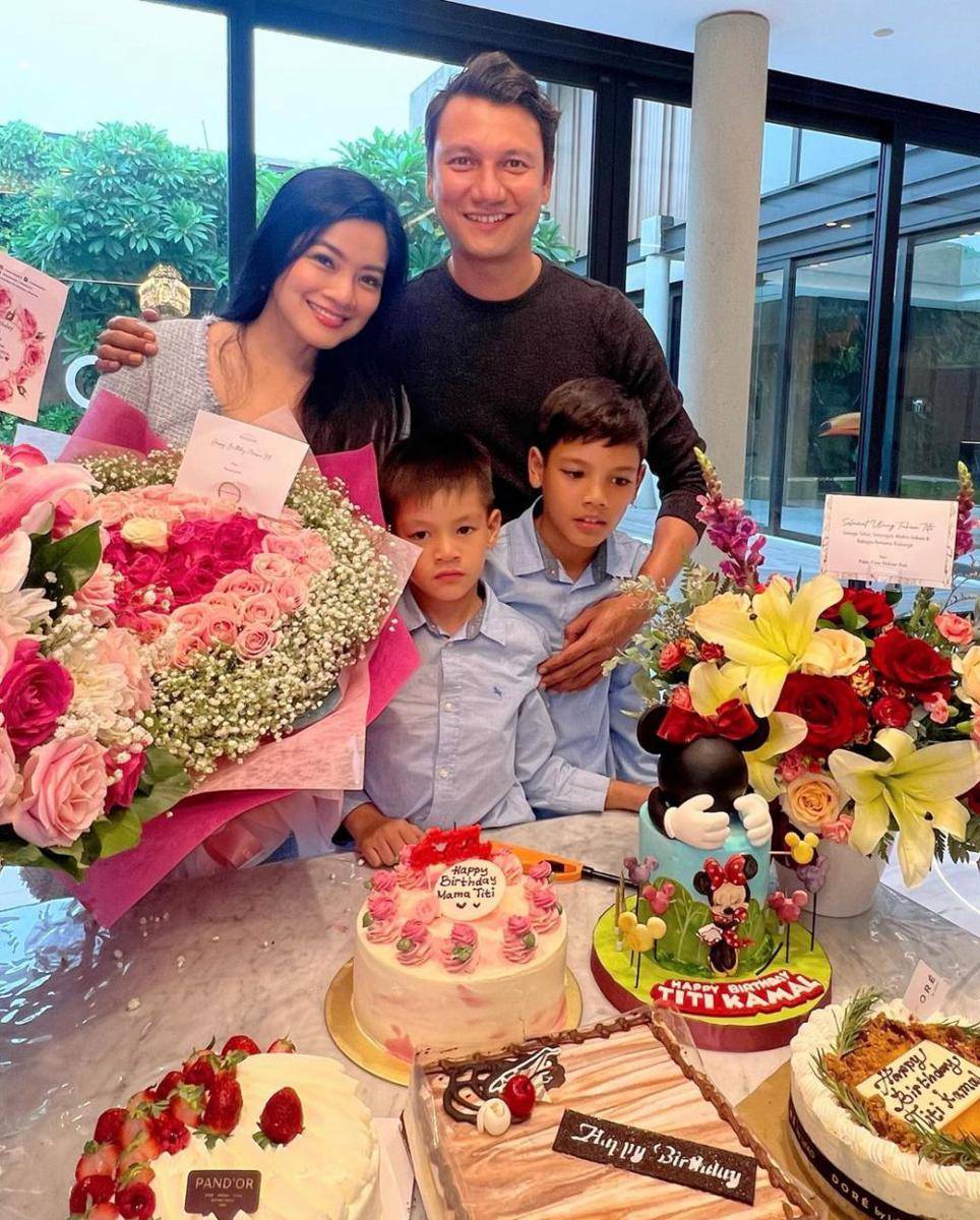 potret keluarga Titi Kamal (instagram.com/titi_kamall)