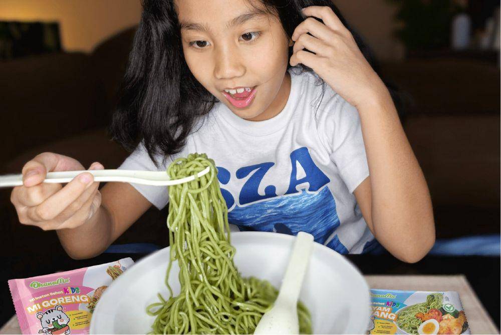 Seorang anak sedang makan Ohana Mie (Dok. Istimewa)
