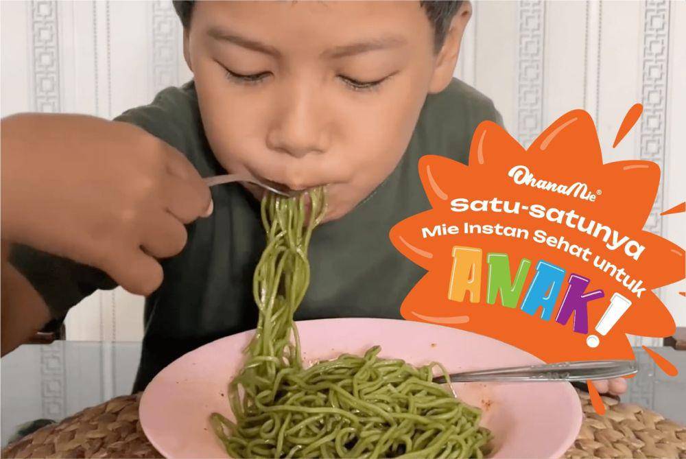Seorang anak sedang makan Ohana Mie (Dok. Istimewa)