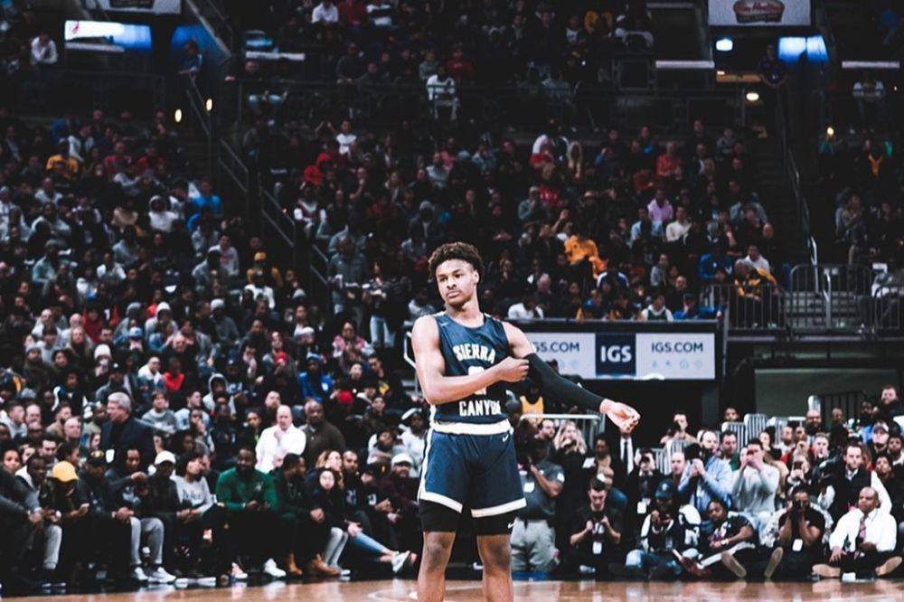 Putra pebasket LeBron James, Bronny, pernah mengalami henti jantung yang disebabkan kelainan struktur jantung. (instagram.com/bronny)
