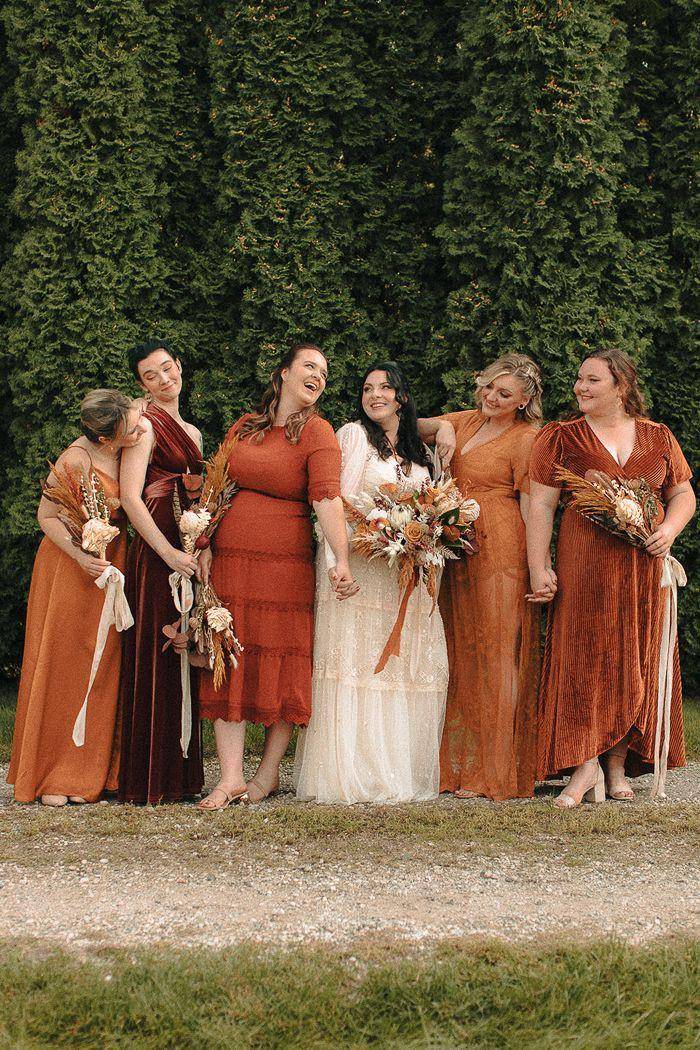Pernikahan Retro ala Pinterest Predicts 2024. (pinterest.com/Junebug Weddings)