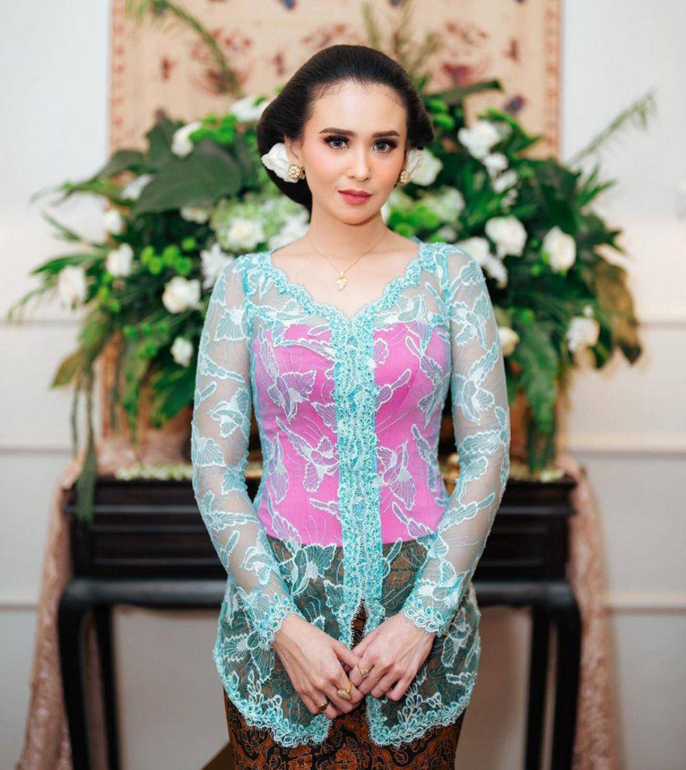 Ayushita (instagram.com/ayushita)