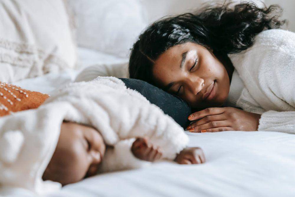 ilustrasi seseorang anak sedang tidur (pexels.com/William Fortunato )