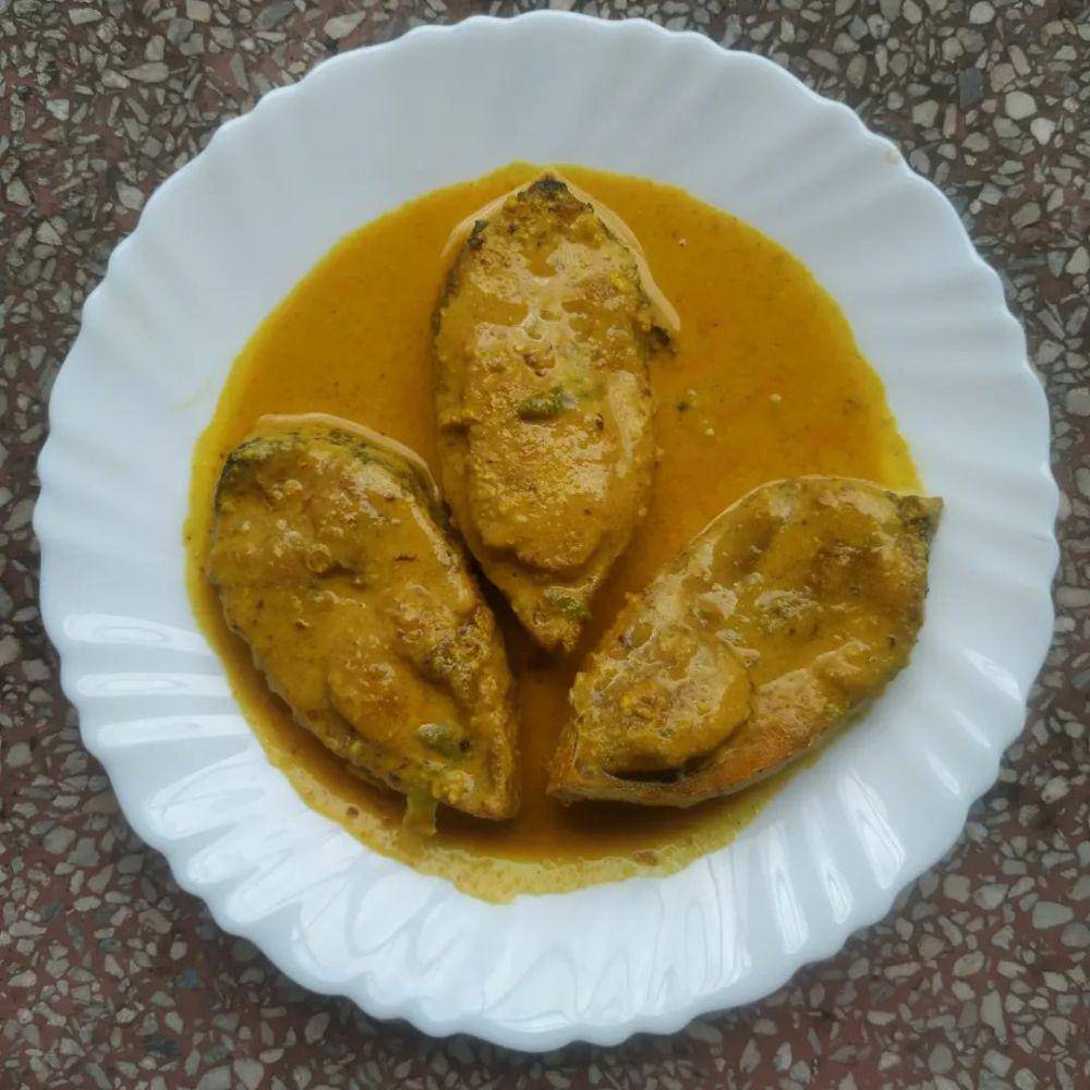 shorshe ilish (instagram.com/just.eat.it.mithu_mitra2020)