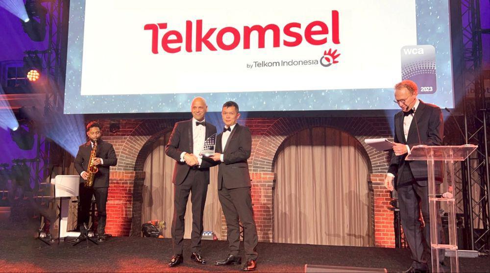 Telkomsel meraih penghargaan global dari World Communication Awards 2023 kategori Best Digital Transformation Programme. (Dok. Telkomsel).