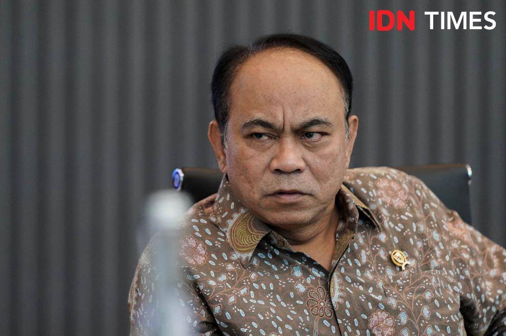 Menkominfo Budi Arie Setiadi saat berkunjung ke kantor IDN Media HQ pada Jumat (8/12/2023). (IDN Times/Tata Firza)