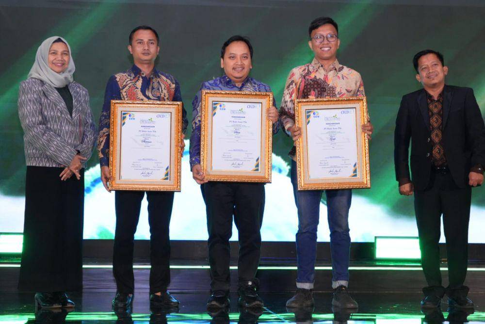 PT Bukit Asam Tbk (PTBA) meraih 3 penghargaan bergengsi pada ajang Indonesia CSR Awards (ICA) 2023 yang diselenggarakan Corporate Forum for CSR Development (CFCD). (dok. PTBA)