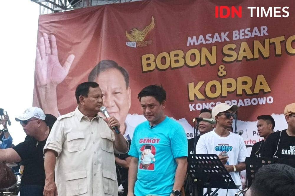 Calon Presiden Nomor Dua, Prabowo Subianto kampanye di Cilincing, Jakarta Utara, Jumat (8/12/2023). (IDN Times/Dini Suciatiningrum)