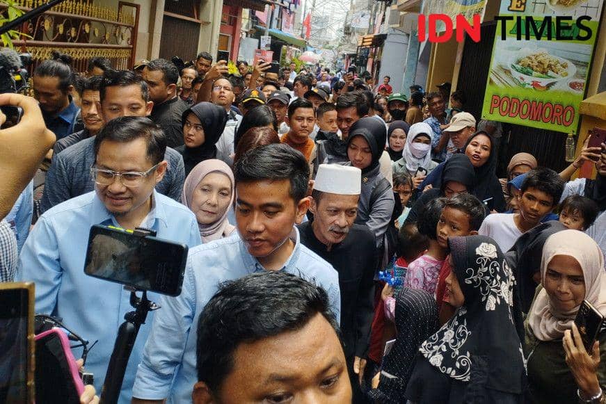 Sambangi Cempaka Putih, Gibran: Ibu-ibu Tenang Aja, Kita Siapin Semua