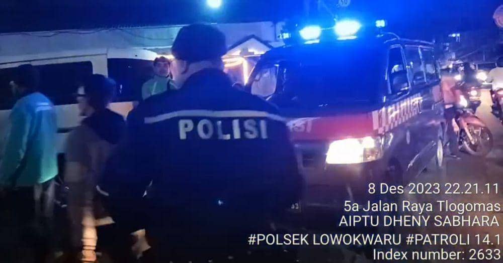 Polsek Lowokwaru datang untuk melerai keributan di Mie Gacoan Tlogomas. (Dok. Humas Polsek Lowokwaru)