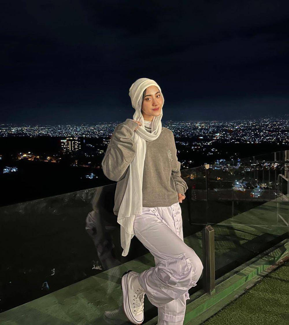 Nimas Azlia (instagram.com/azzllia)