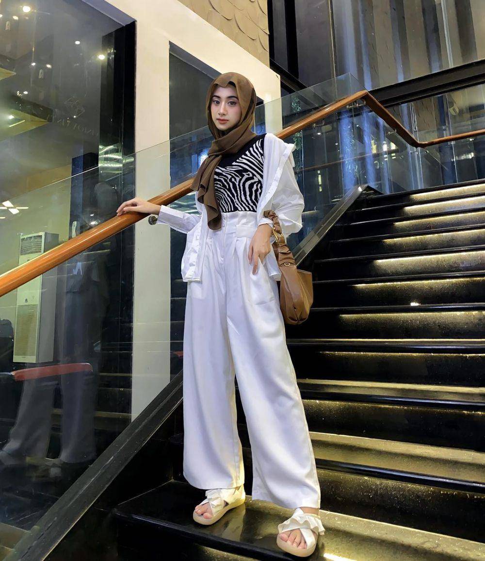 Nimaz Azlia (instagram.com/azzllia)