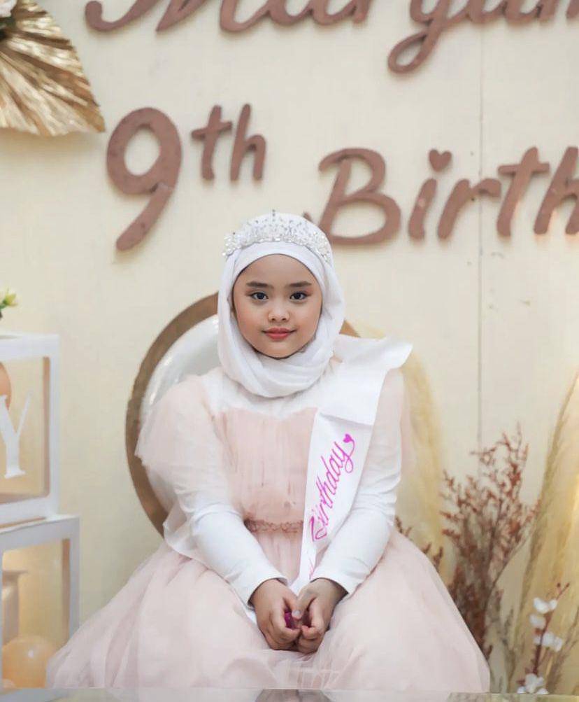 potret ultah ke-9 Maryam, anak Oki Setiana Dewi (Instagram.com/maryam_nusaibah_abdullah)